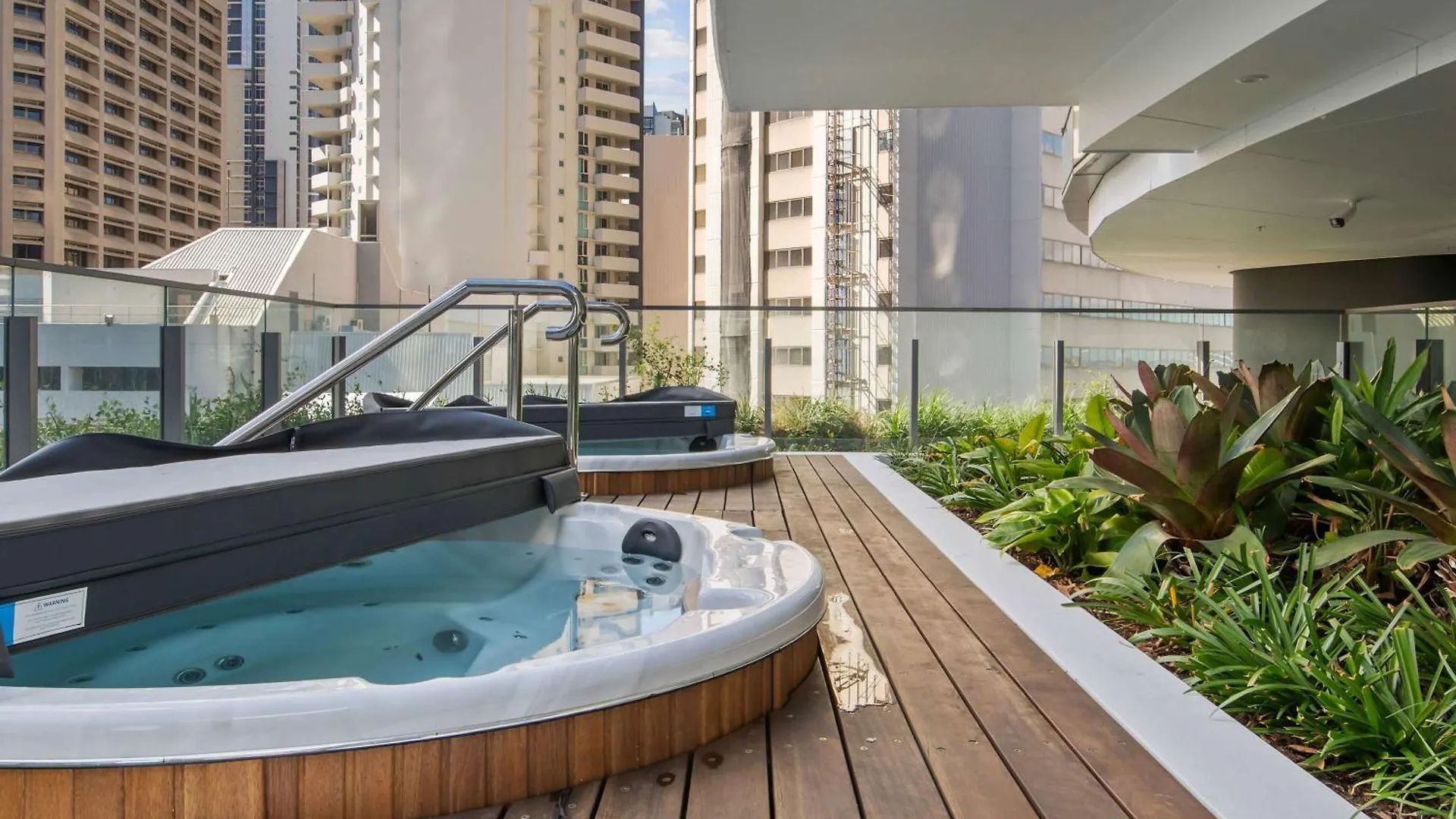 Luxe City Escape At Qwr Pool Casino River Views Brisbane 0*,  Australien